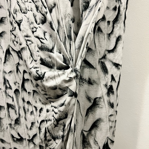 HELMUT LANG Deep Twist Strata Print Jersey Dress - Picture 6 of 11